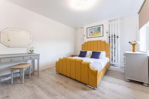Apartment Walsgrave Road - 3 Bedrooms - Free Parking & Wi-fi