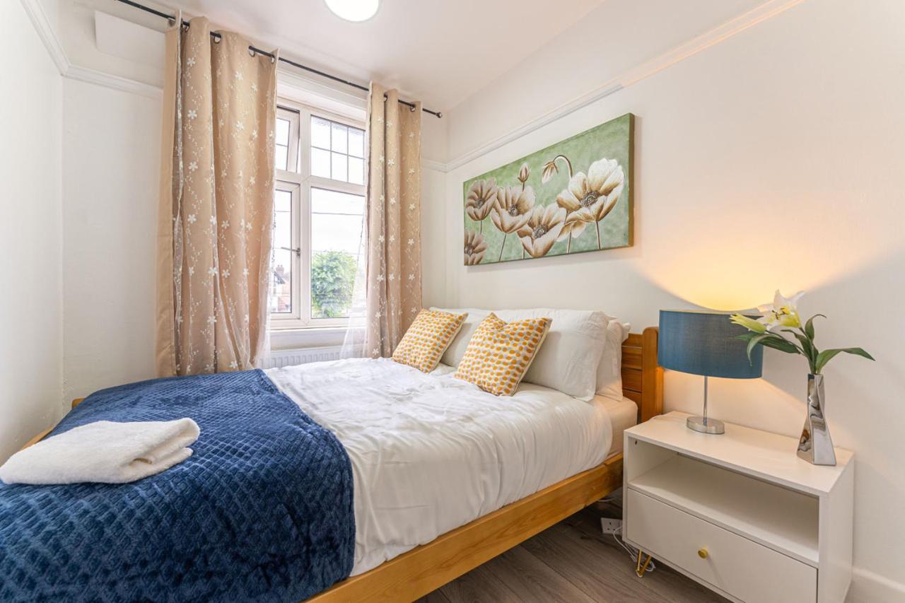 Walsgrave Road - 3 Bedrooms - Free Parking & Wi-fi Apartment Coventry