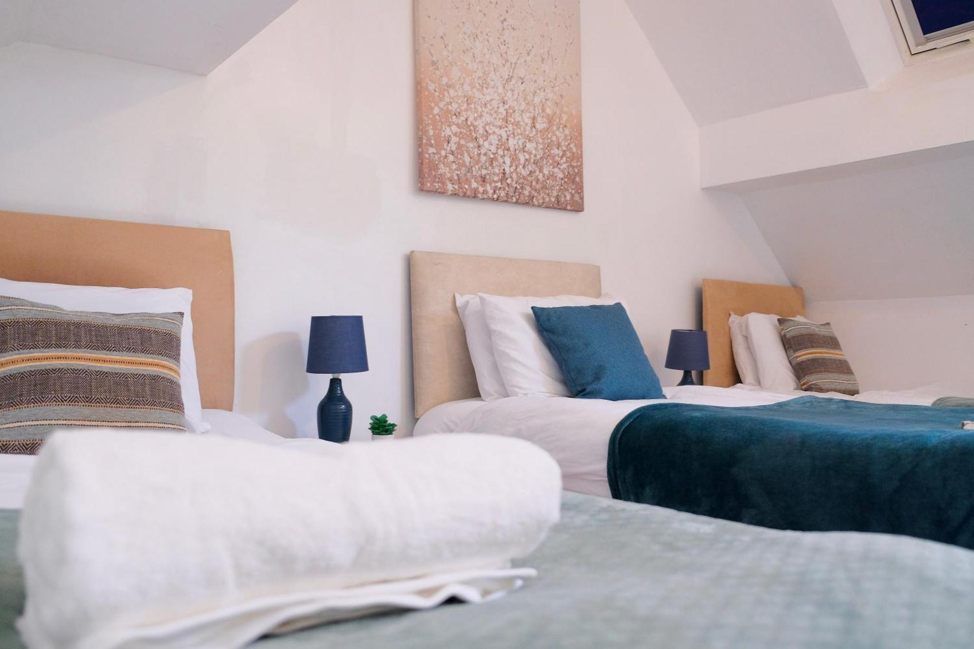 Walsgrave Road - 5 Beds - Free Parking & Wi-fi * Coventry